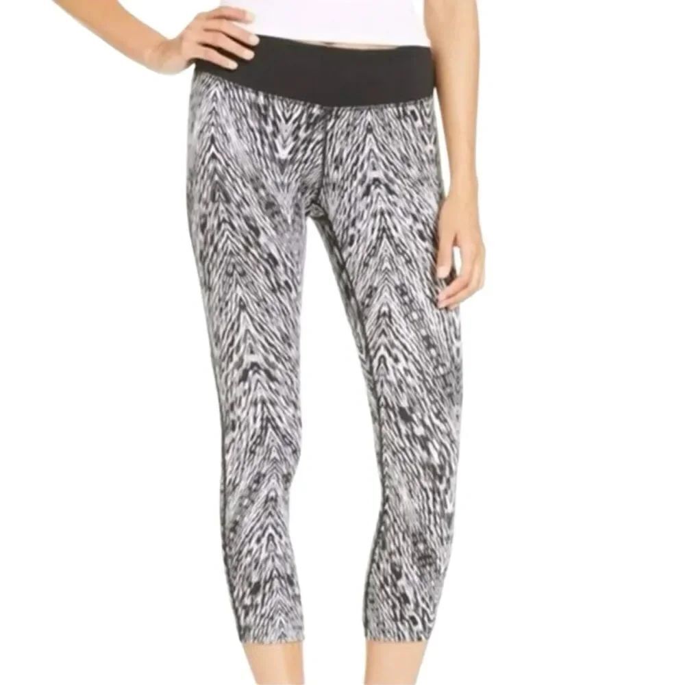 Nike Womens Epic Run Printed Dri fit Capri Leggings Size Medium